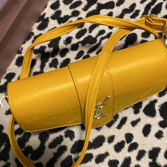 Beautiful crossbody - Picture 4 of 5